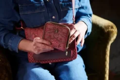 Hot Pip Studio Geldborse Quadrat Kyoto Festival Dunkel Rosa