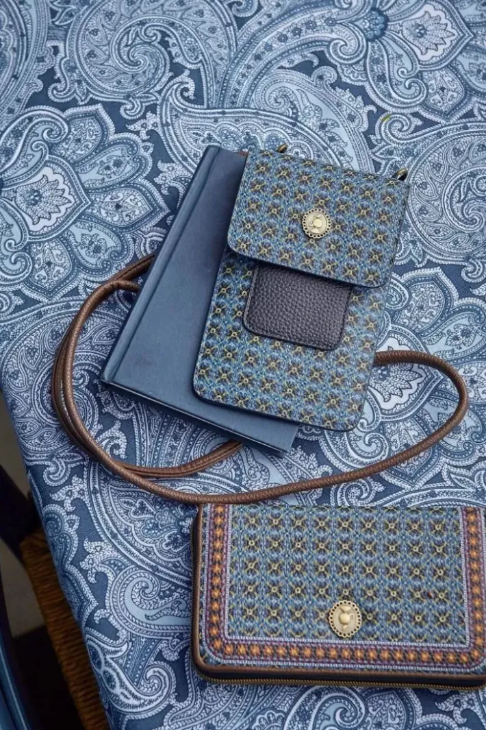 Pip Studio Telefontasche Clover Blau
